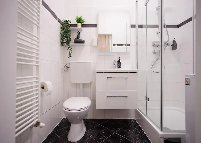 Apartman Golden - 2 Min To Westbahnhof Bécs