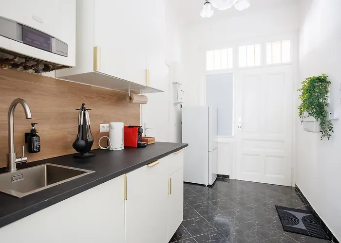 Golden - 2 Min To Westbahnhof Apartman *